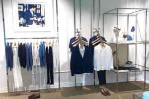Visual Merchandising Course by Monica Minervini: The creation of total looks.